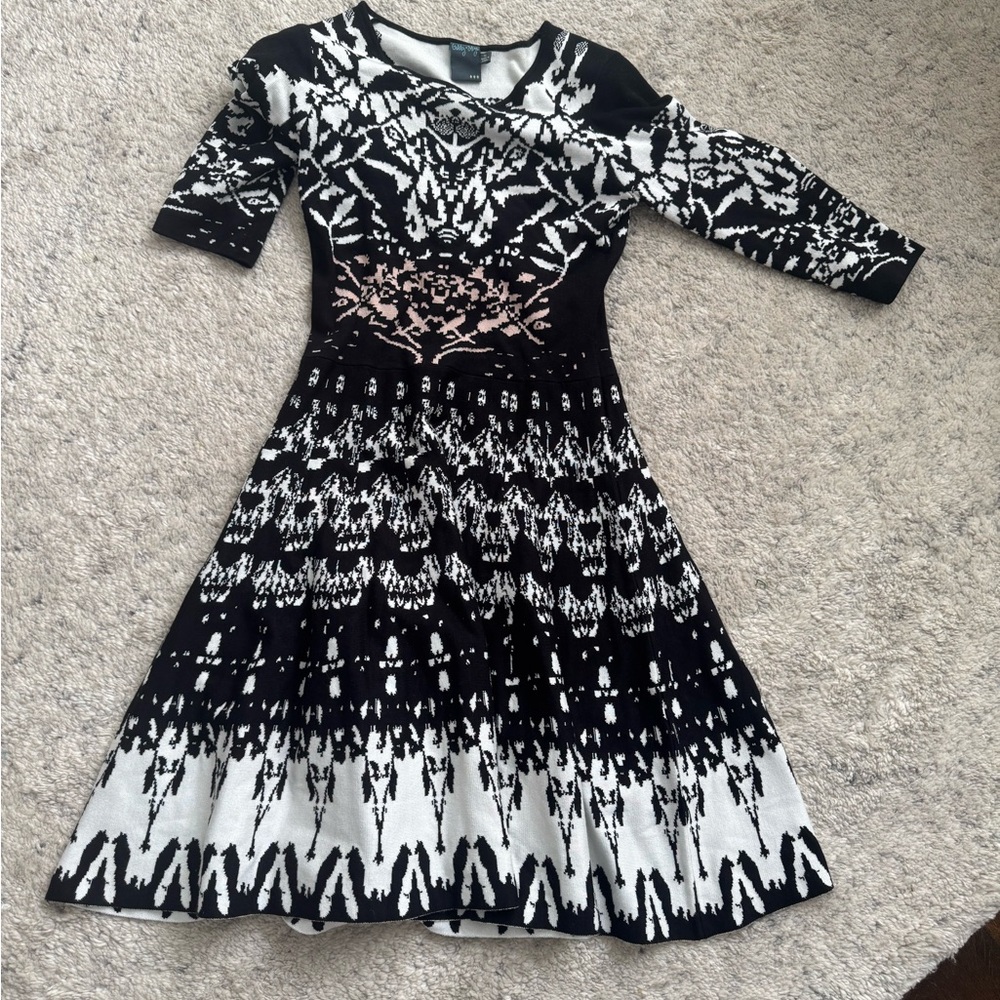 Chic Black and White Patterned Midi Dress